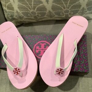 Tory Burch pink flip flops Size size 5